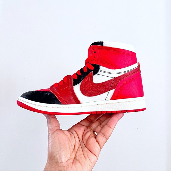 Women’s Nike Air Jordan 1 Method of Make High Sneakers - Picture 5 of 7